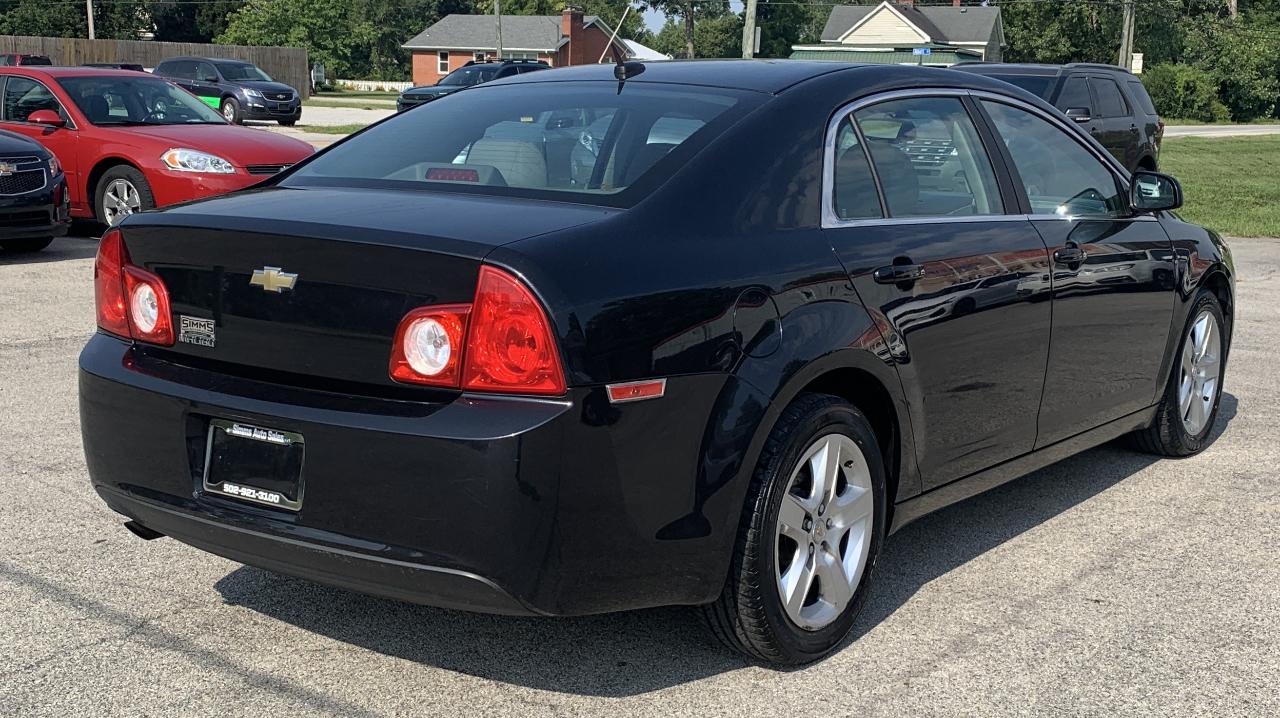 Chevrolet Malibu LS 2011