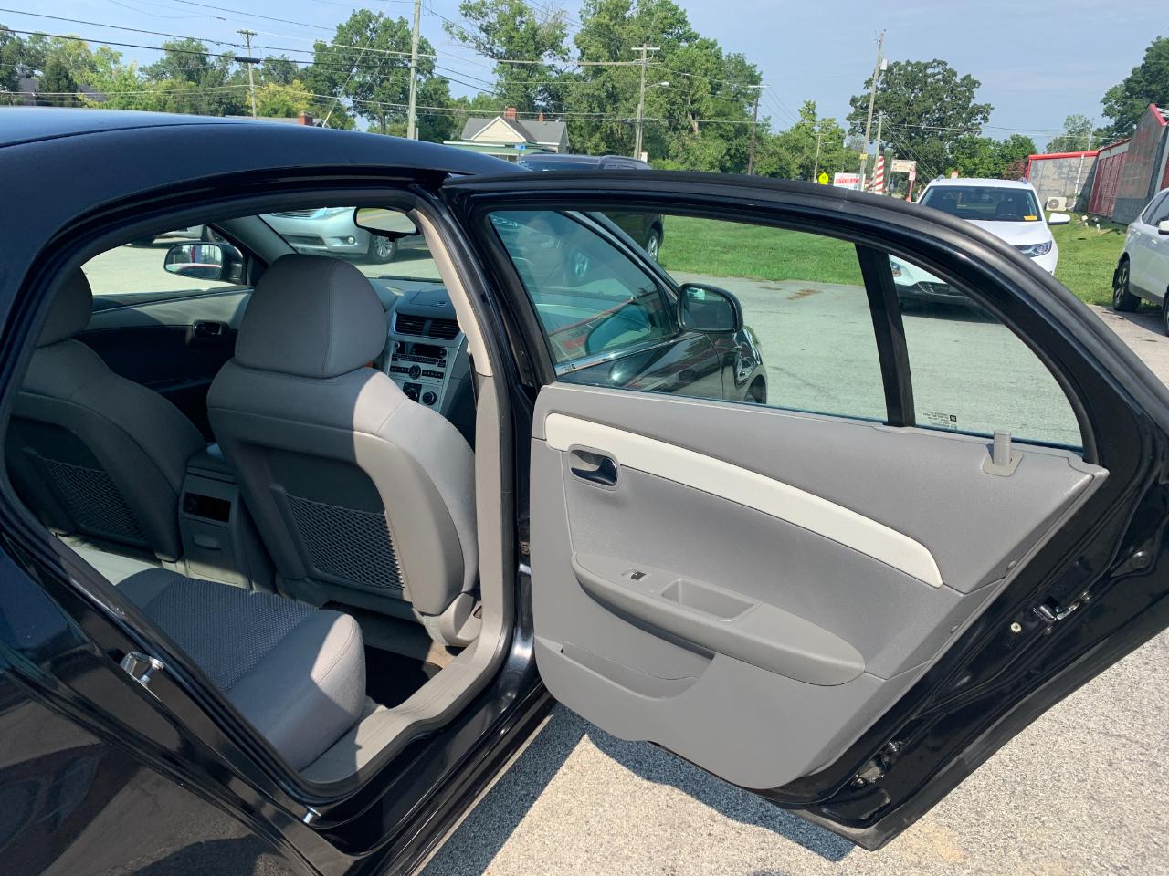 Chevrolet Malibu LS 2011