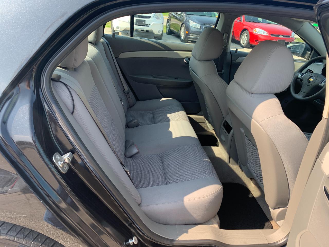 Chevrolet Malibu LS 2011