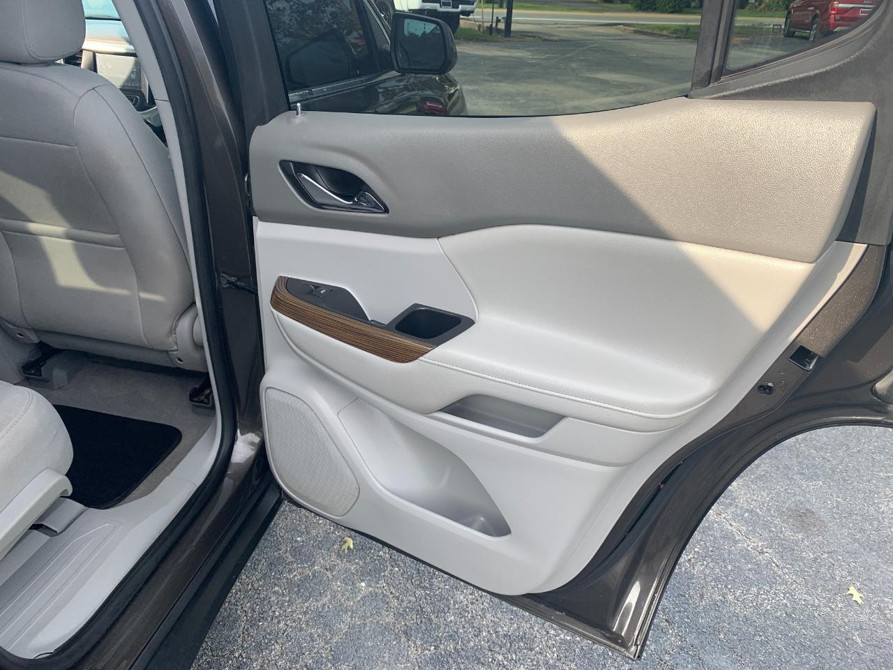 GMC Acadia SLE-1 FWD 2019