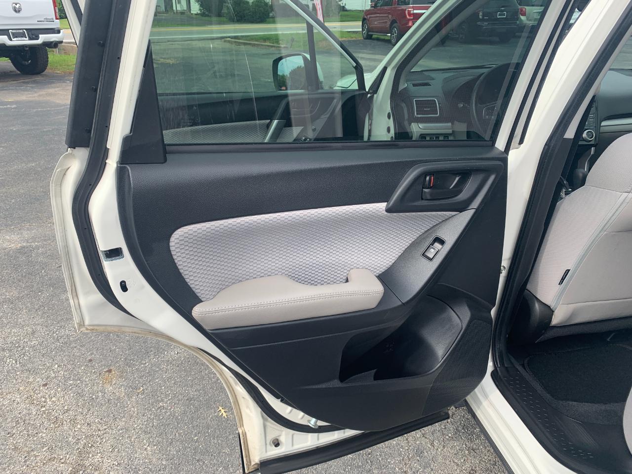 Subaru Forester 2.5i Premium PZEV CVT 2017