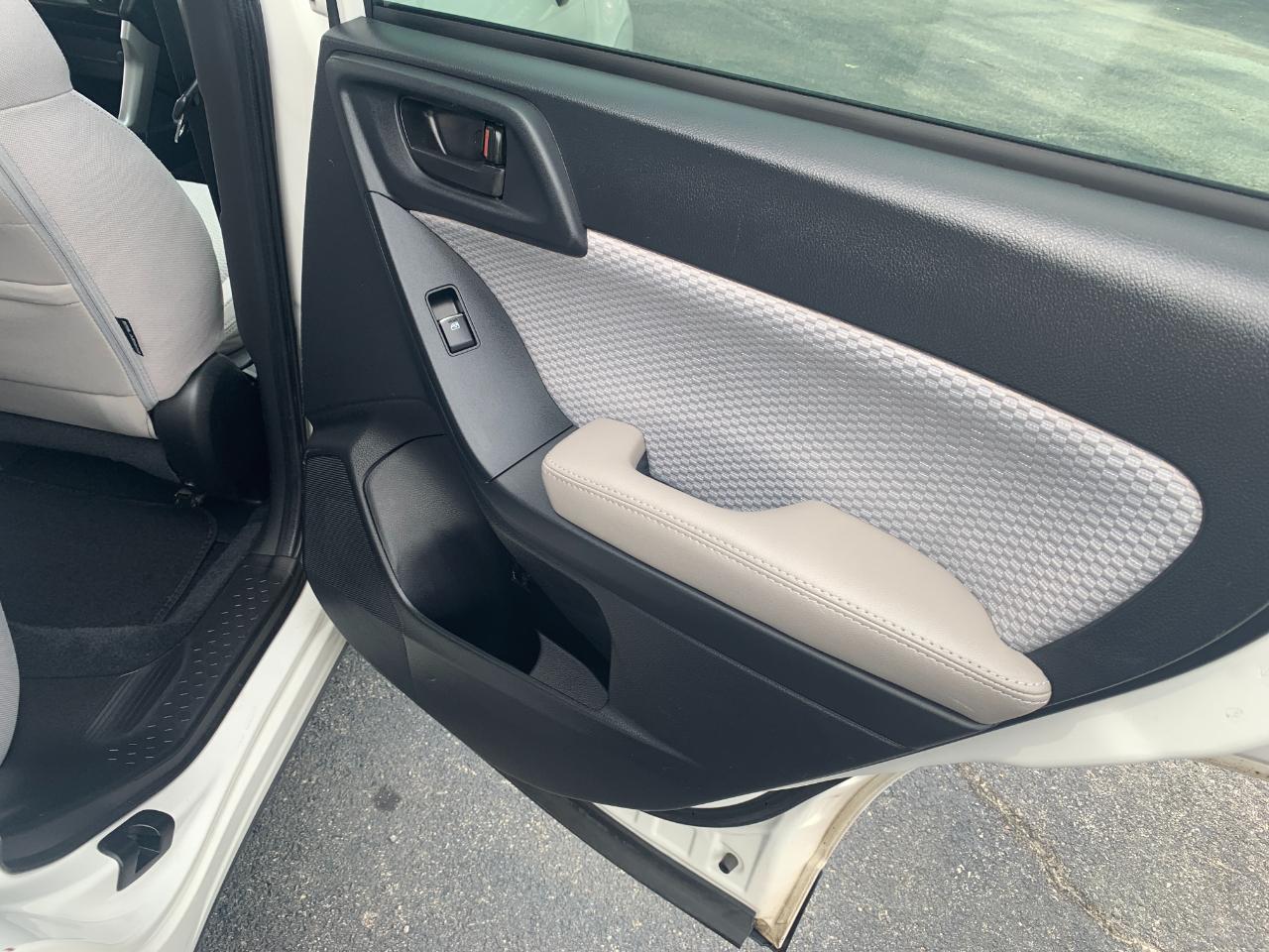 Subaru Forester 2.5i Premium PZEV CVT 2017
