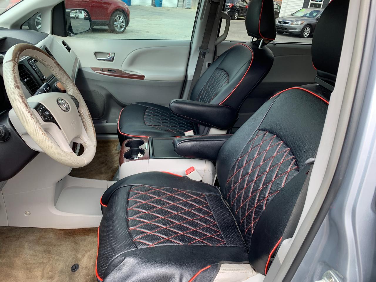 Toyota Sienna XLE FWD 8-Passenger V6 2014