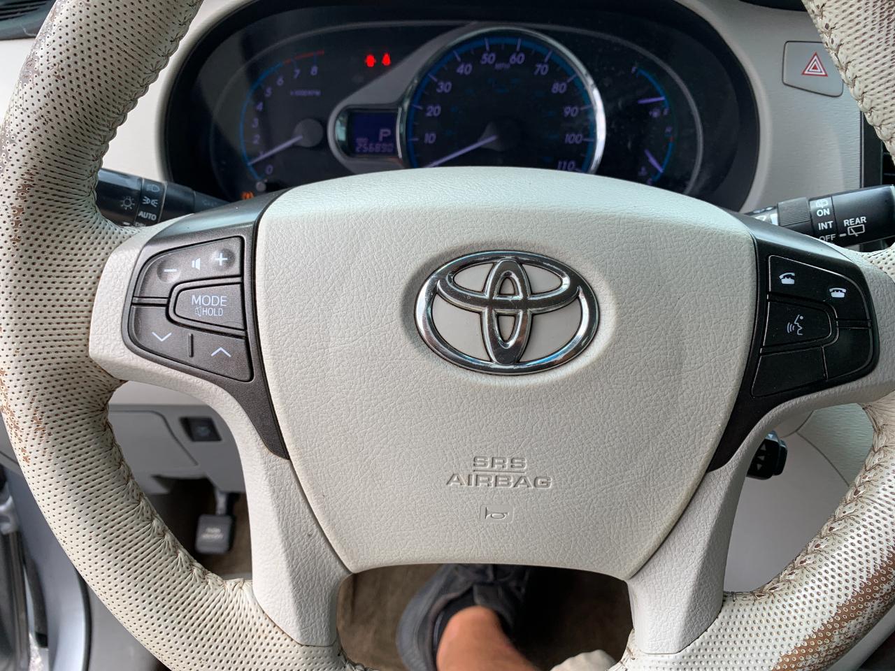 Toyota Sienna XLE FWD 8-Passenger V6 2014