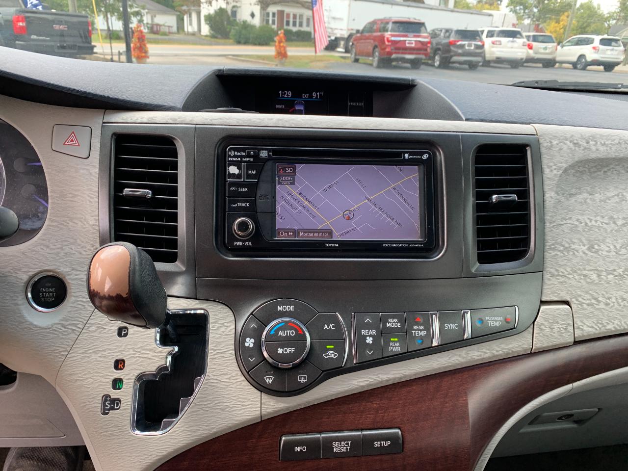 Toyota Sienna XLE FWD 8-Passenger V6 2014