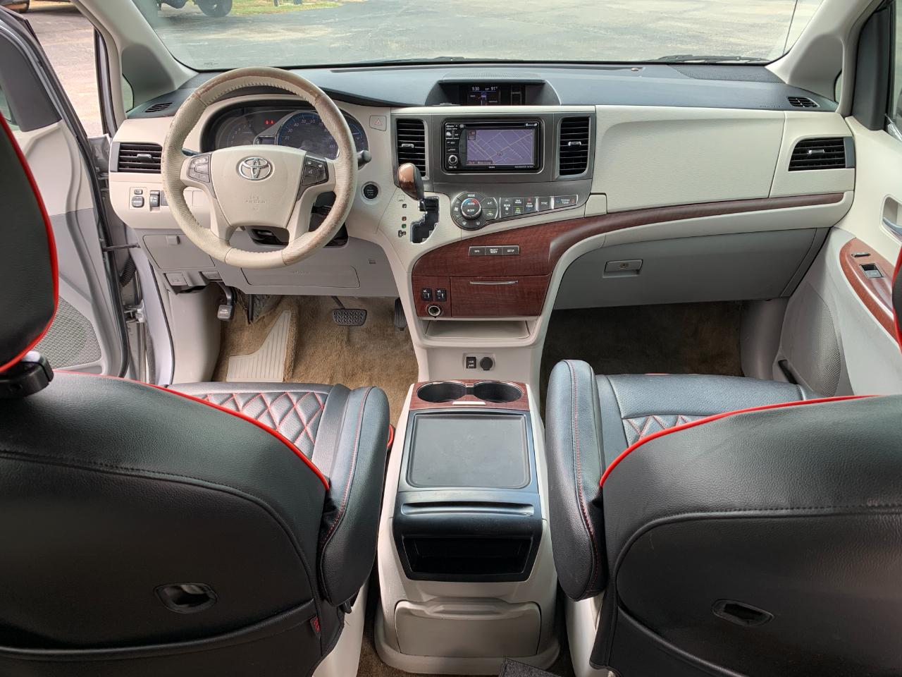 Toyota Sienna XLE FWD 8-Passenger V6 2014