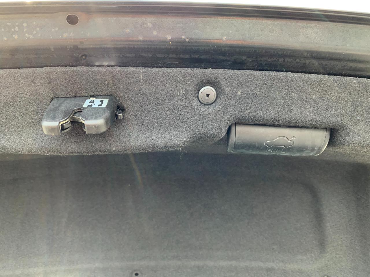 Hyundai Sonata Limited Auto 2012