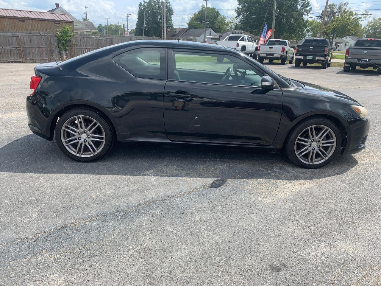 Scion tC Sports Coupe 6-Spd AT 2012