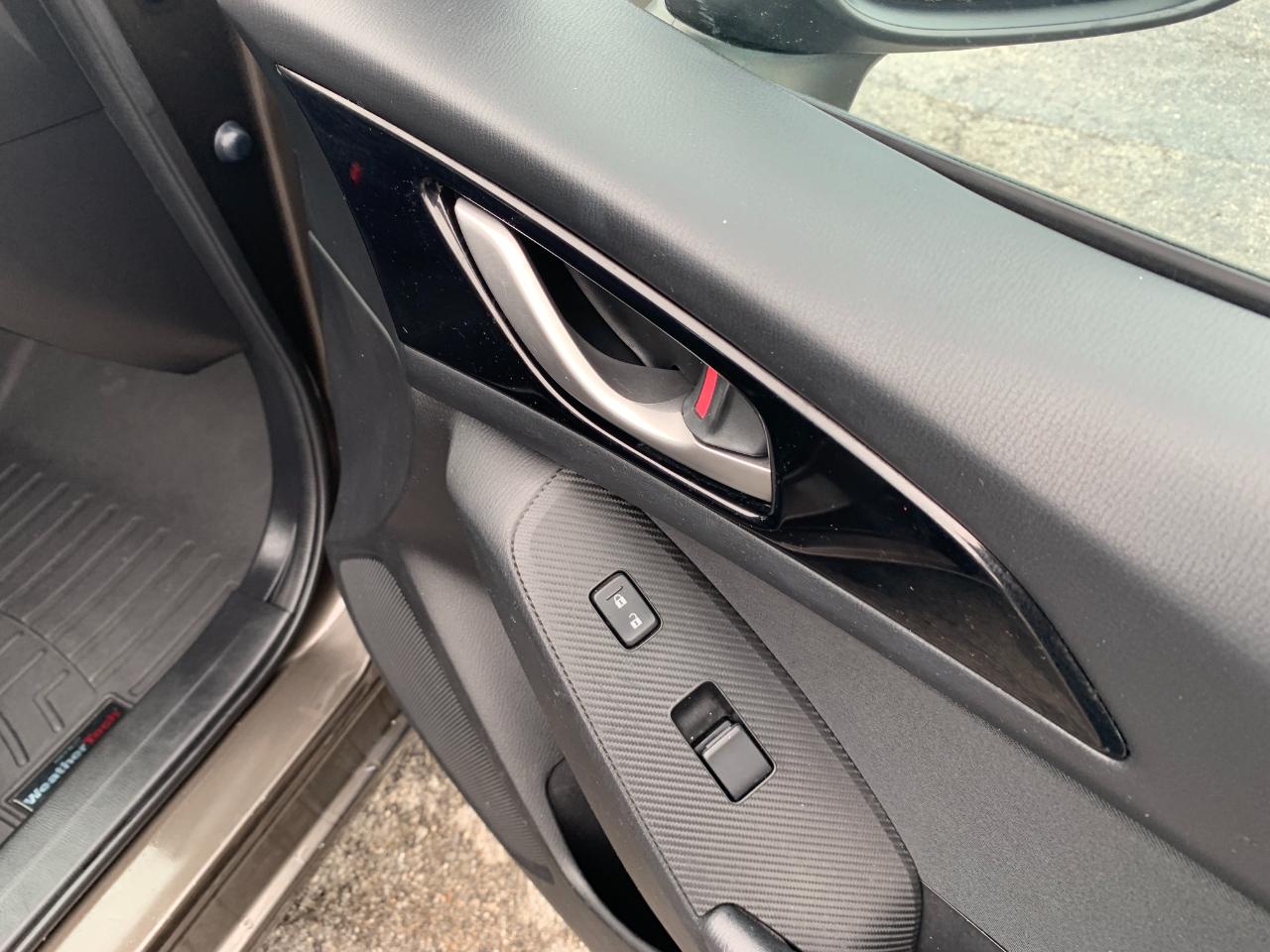 Mazda MAZDA3 i Touring AT 4-Door 2014