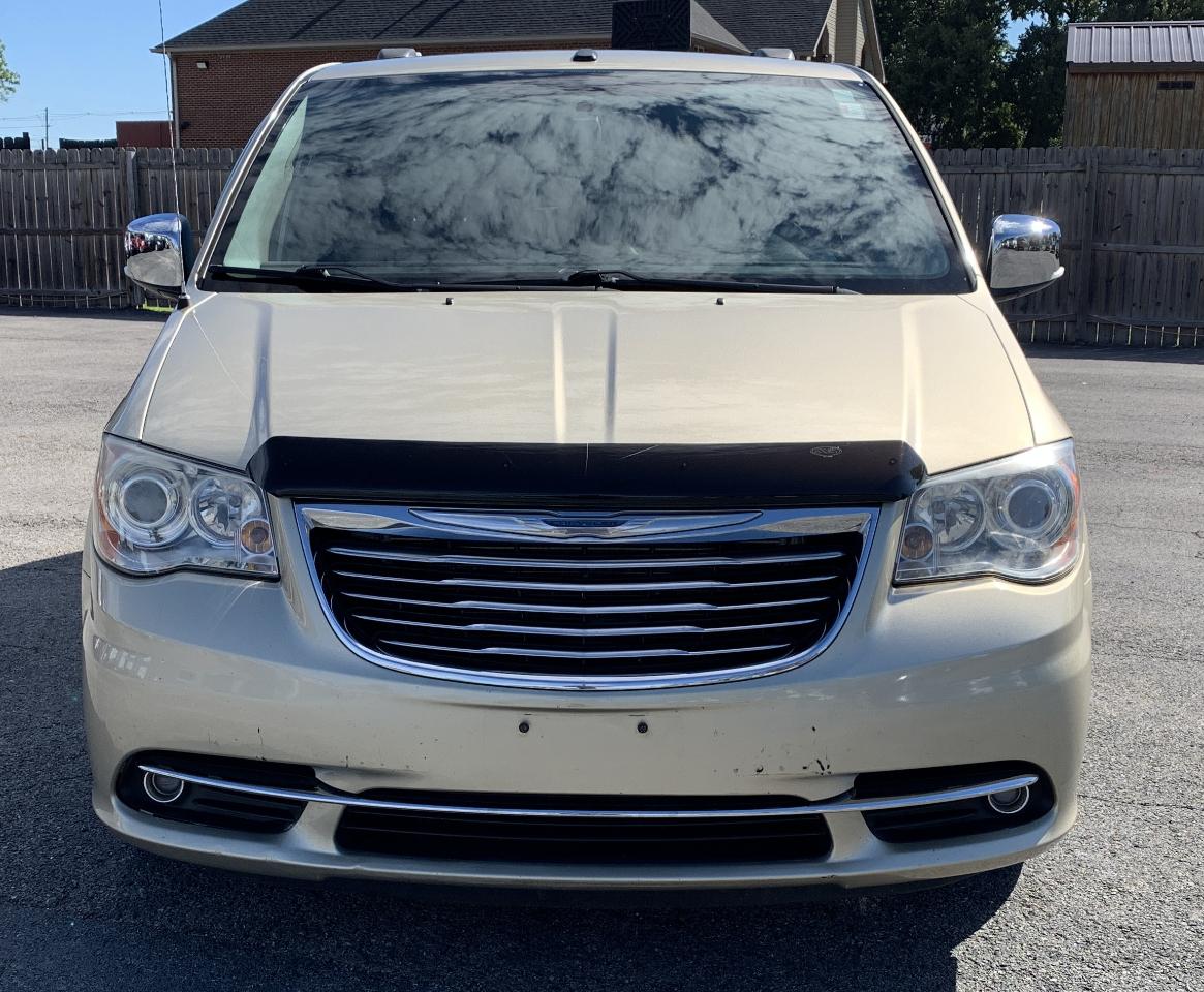 Chrysler Town & Country Limited 2011