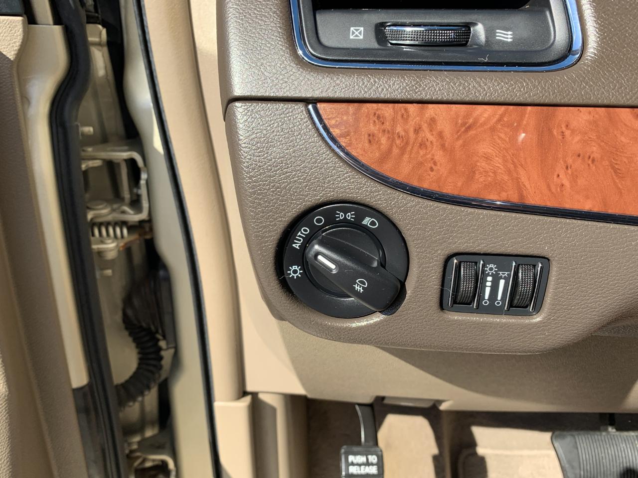 Chrysler Town & Country Limited 2011