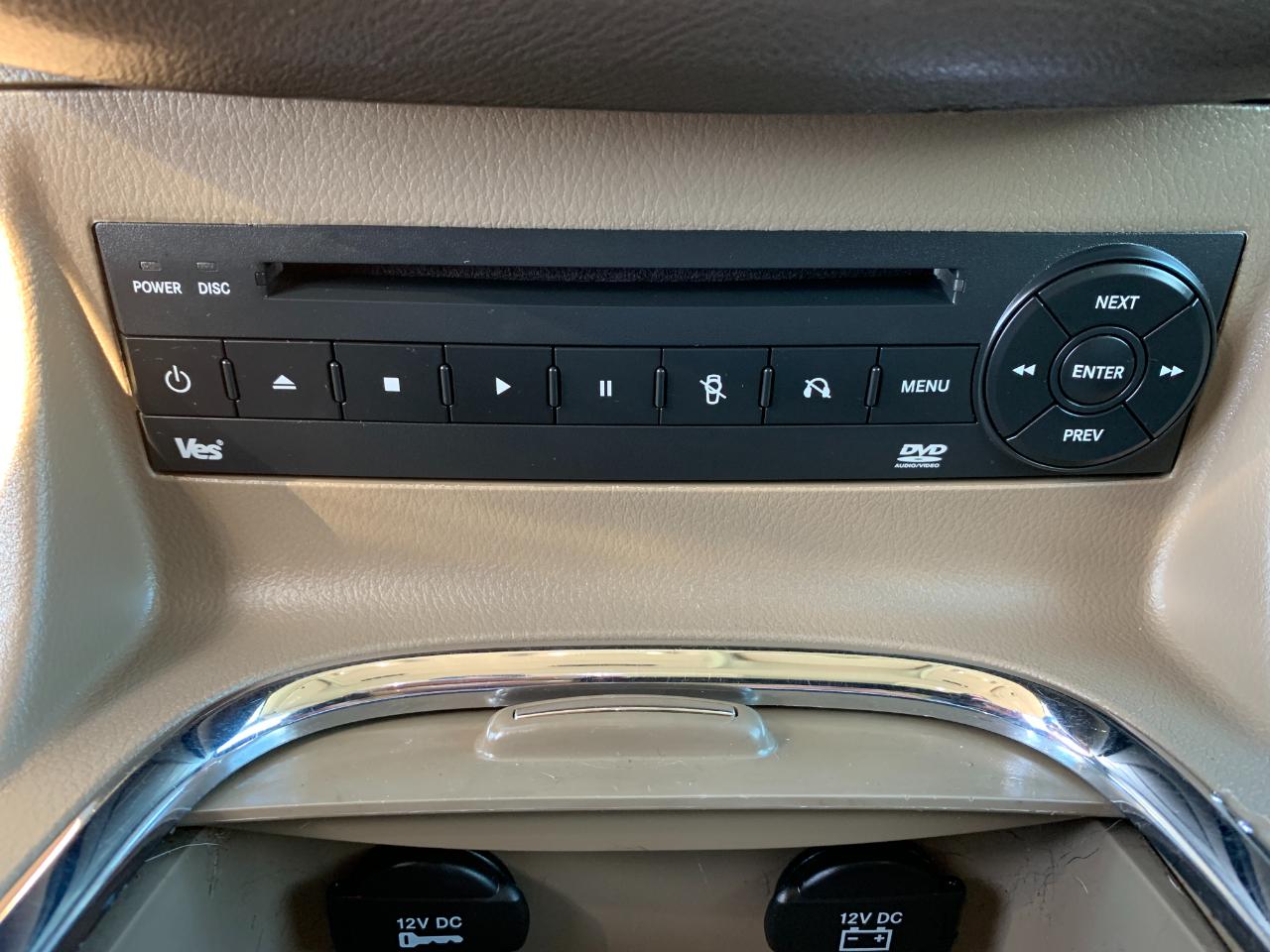Chrysler Town & Country Limited 2011