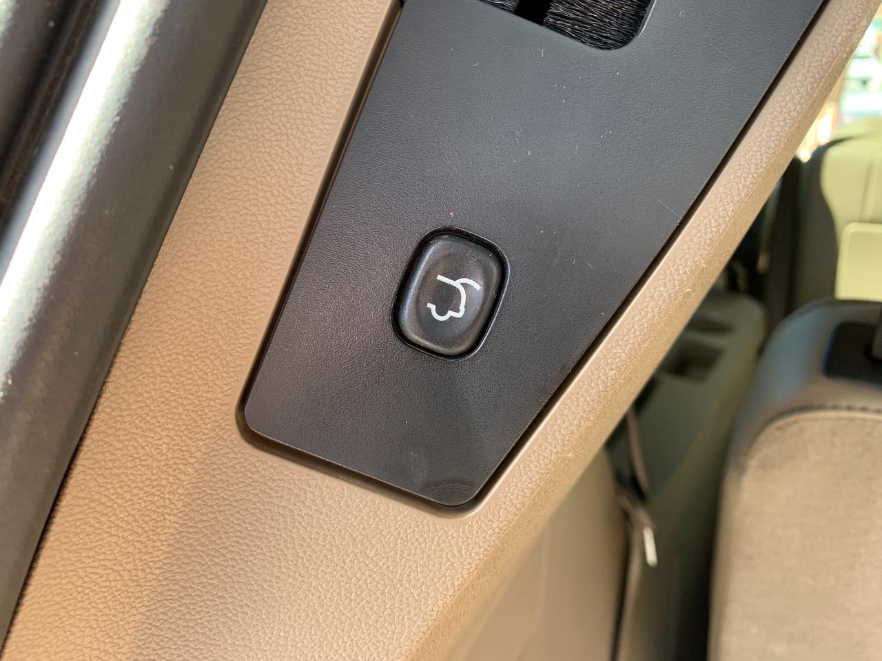 Chrysler Town & Country Limited 2011