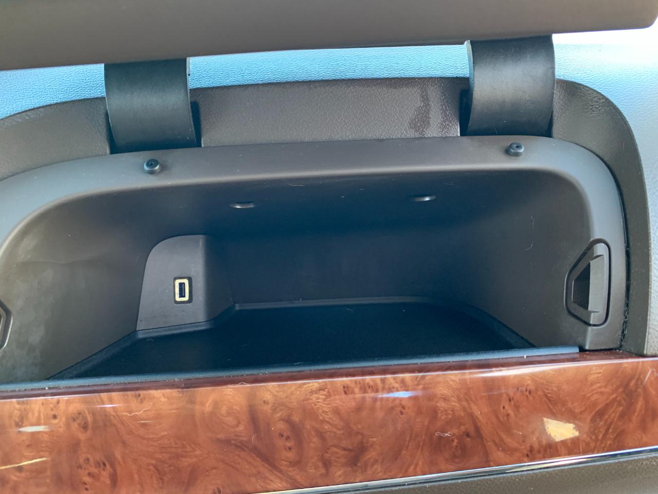 Chrysler Town & Country Limited 2011