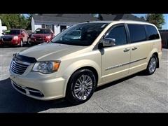 2011 Chrysler Town & Country 