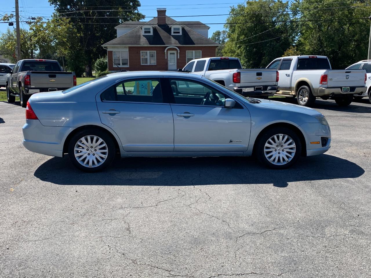 Ford Fusion Hybrid Sedan 2010
