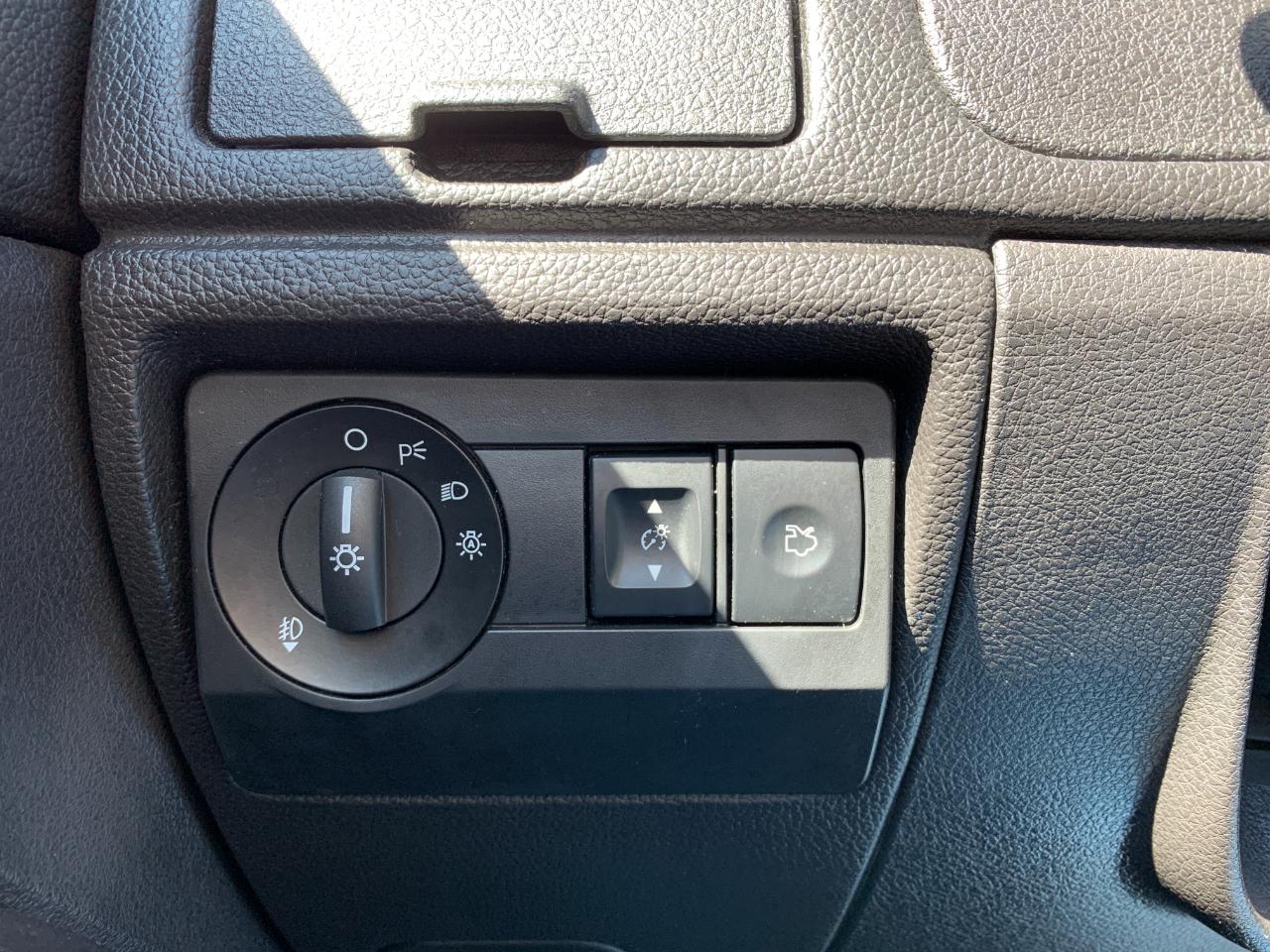 Ford Fusion Hybrid Sedan 2010