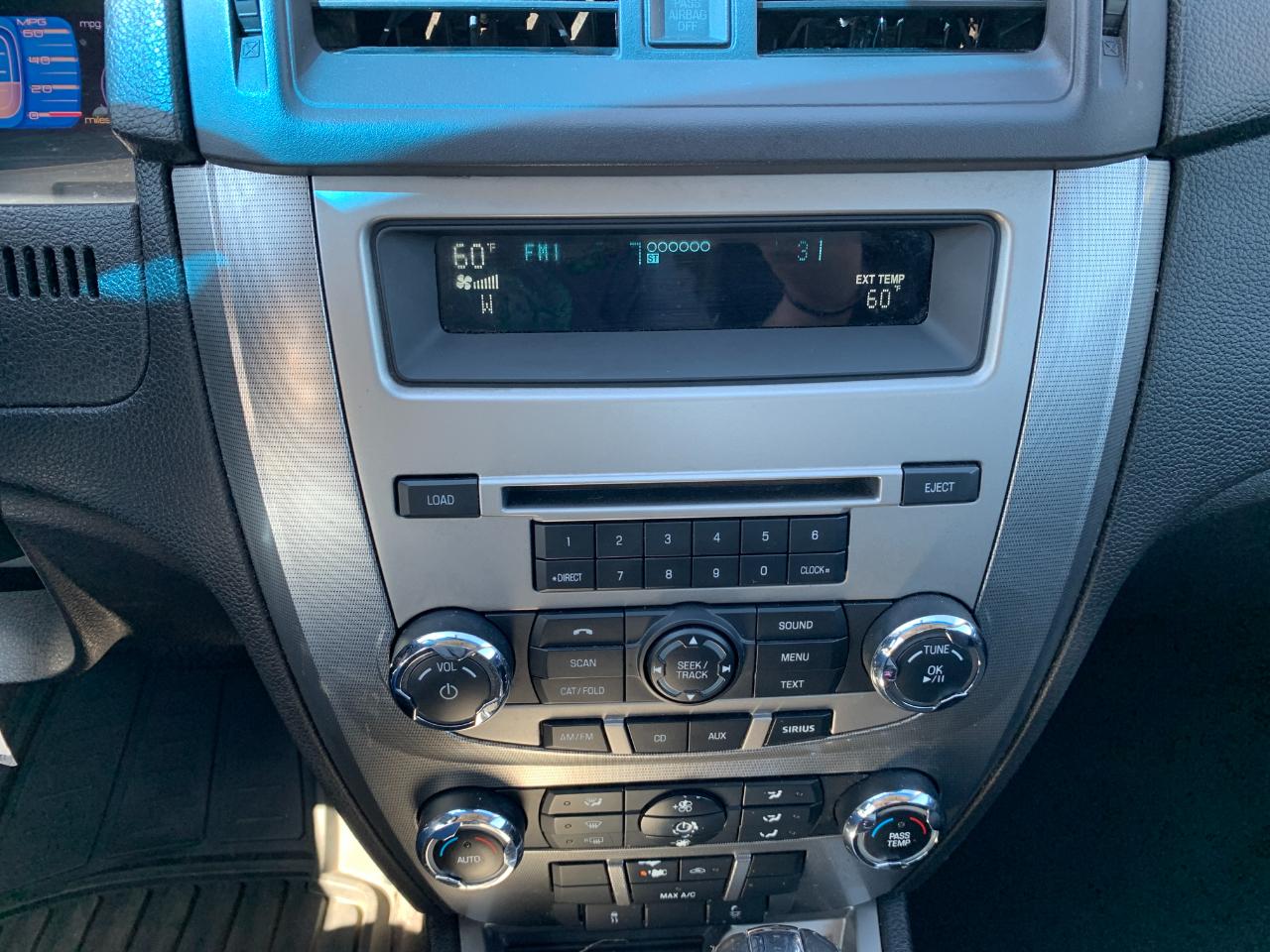 Ford Fusion Hybrid Sedan 2010