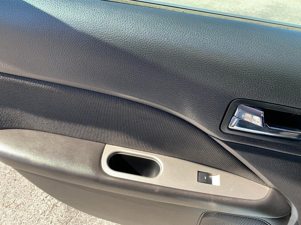 Ford Fusion Hybrid Sedan 2010