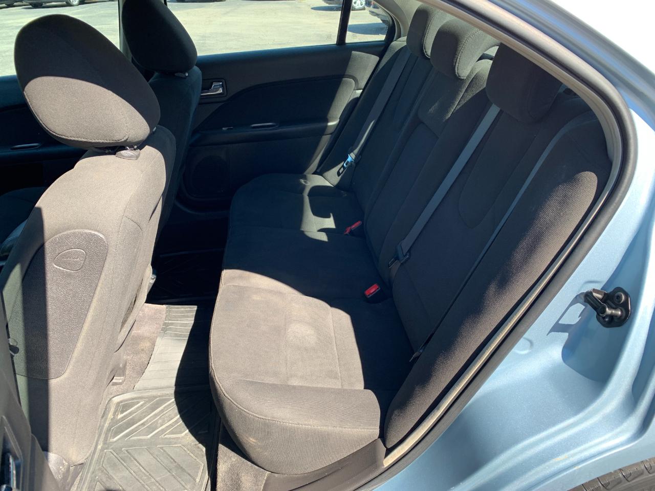 Ford Fusion Hybrid Sedan 2010