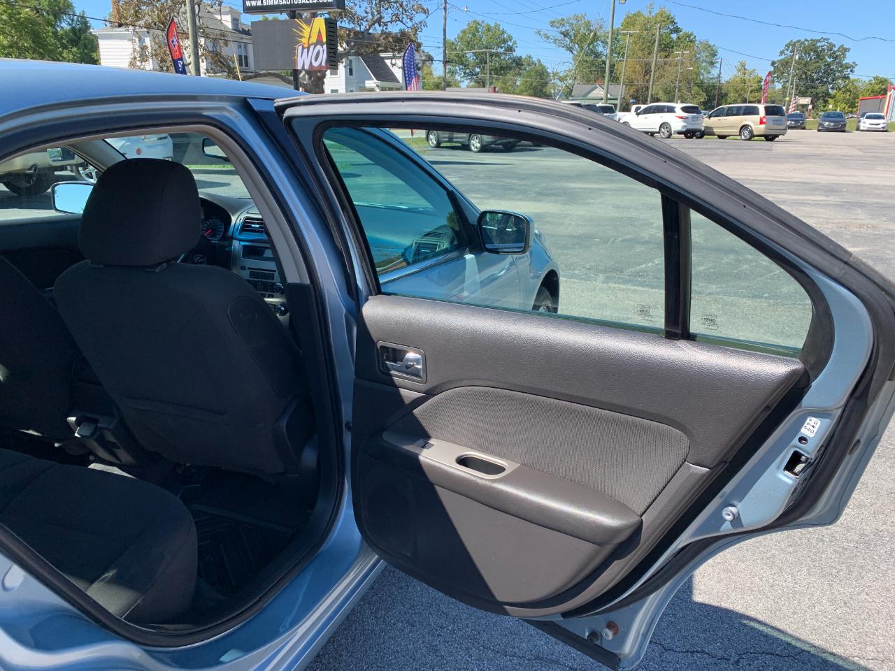 Ford Fusion Hybrid Sedan 2010