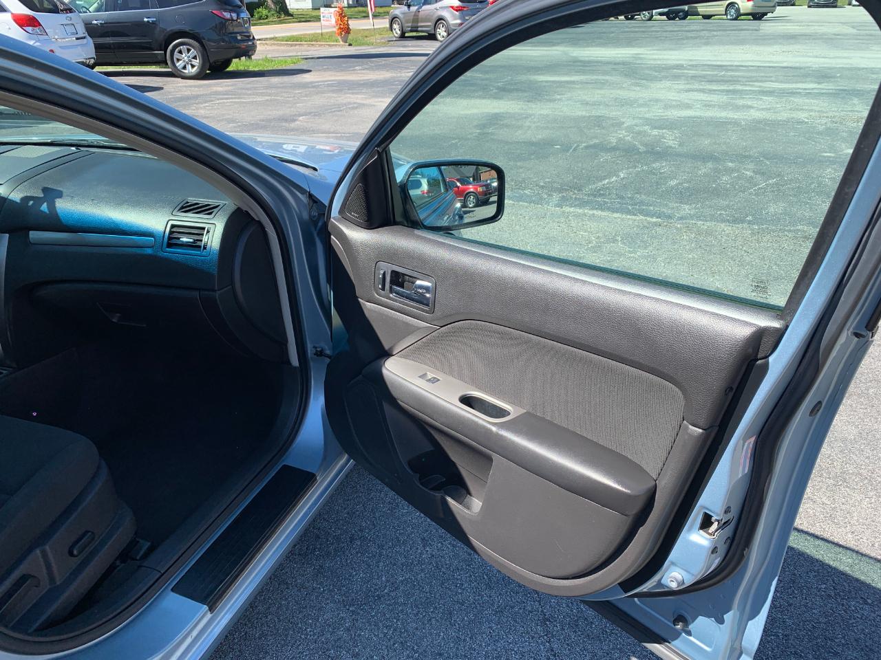 Ford Fusion Hybrid Sedan 2010