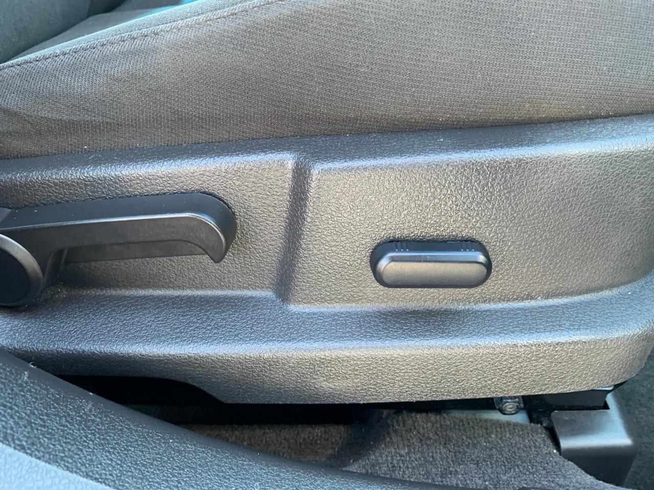 Ford Fusion Hybrid Sedan 2010