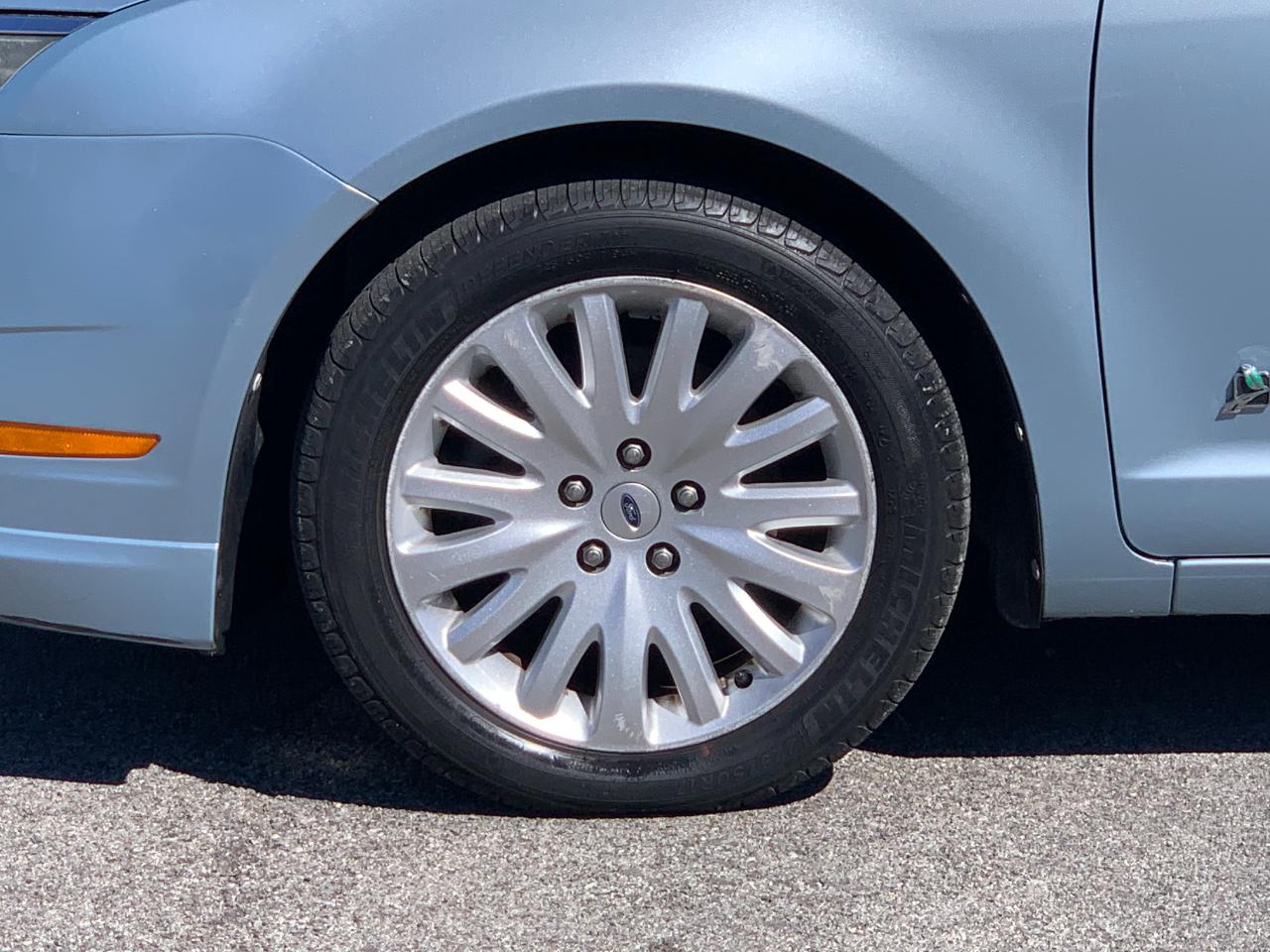 Ford Fusion Hybrid Sedan 2010