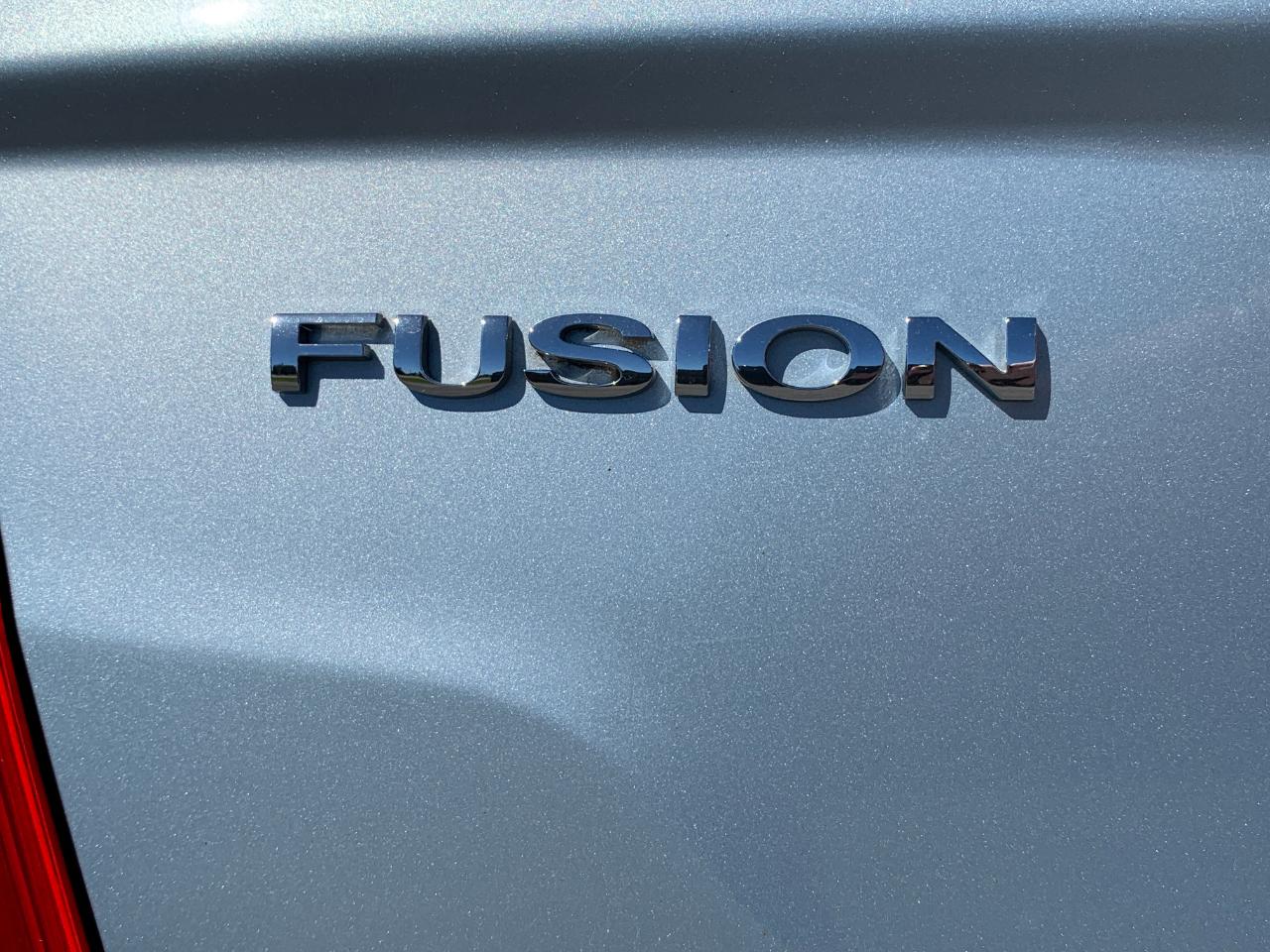 Ford Fusion Hybrid Sedan 2010