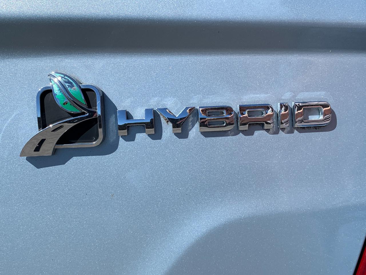 Ford Fusion Hybrid Sedan 2010