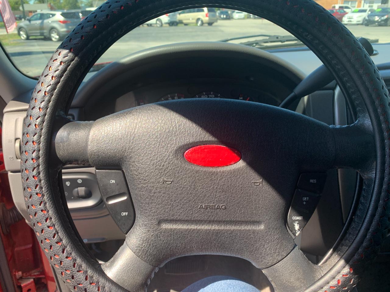 Ford Explorer XLT 4.6L 4WD 2004