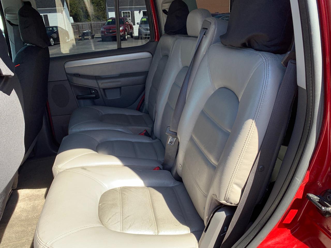 Ford Explorer XLT 4.6L 4WD 2004