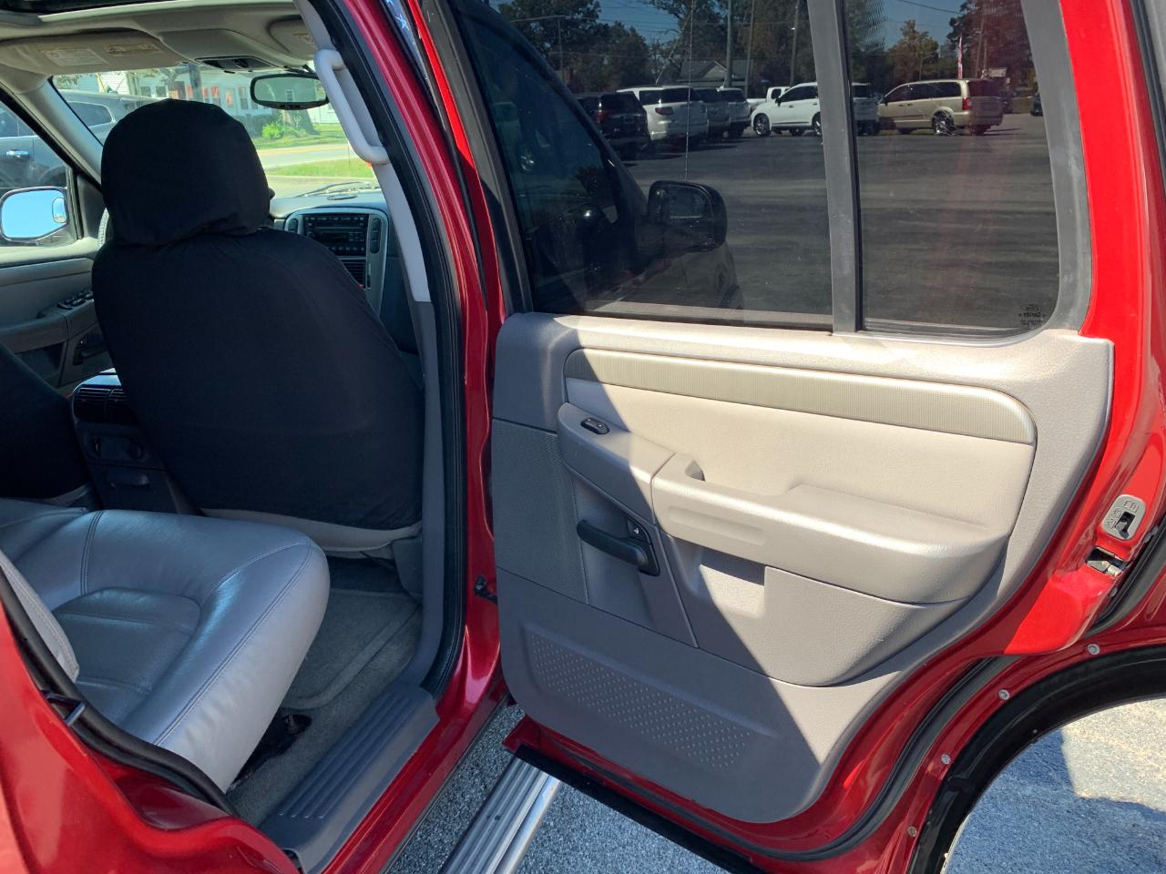 Ford Explorer XLT 4.6L 4WD 2004