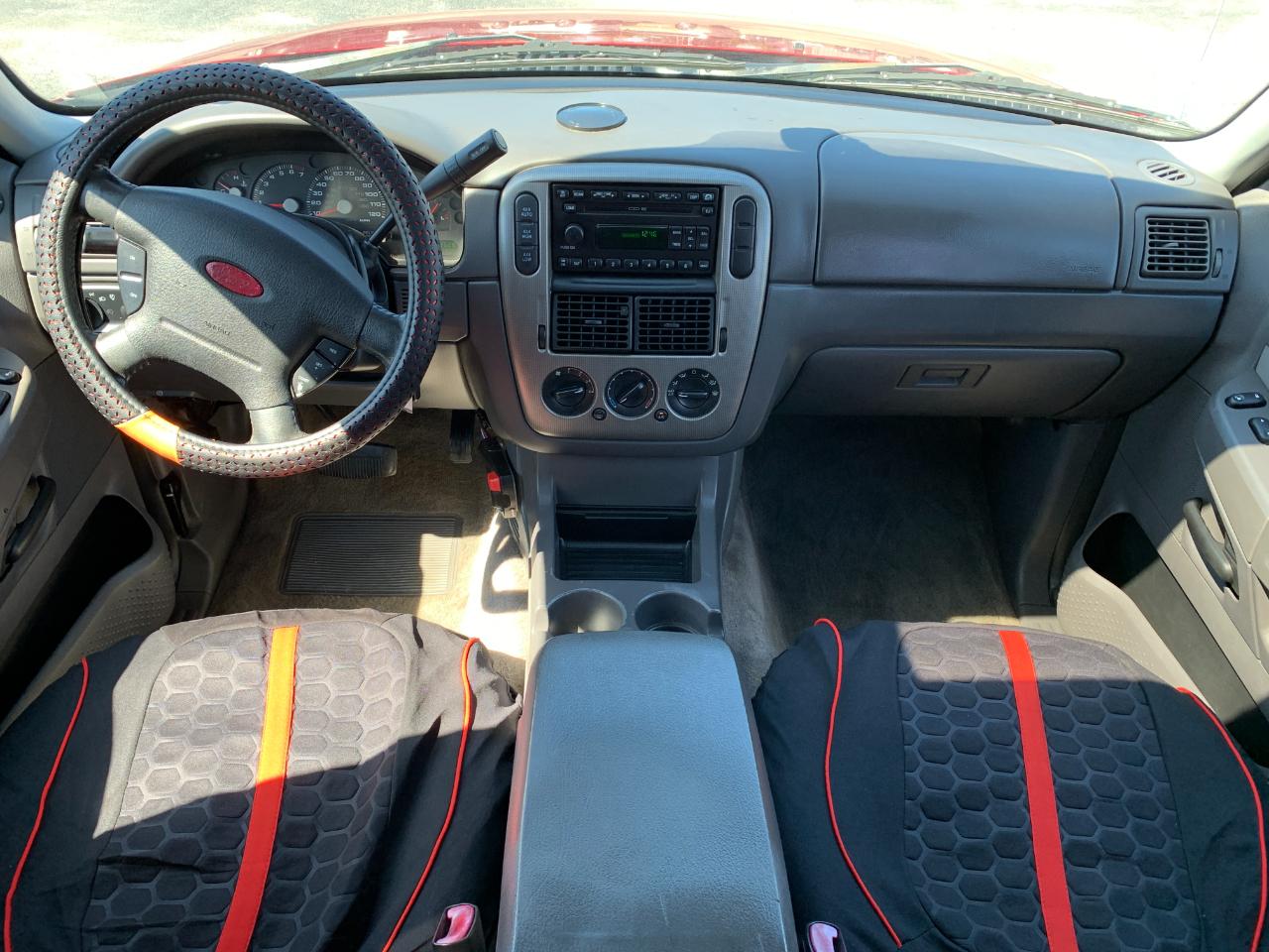 Ford Explorer XLT 4.6L 4WD 2004