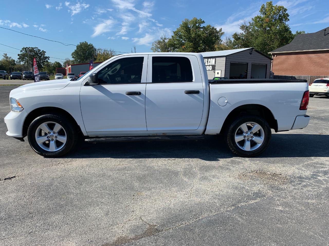 RAM 1500 Tradesman Crew Cab SWB 4WD 2015
