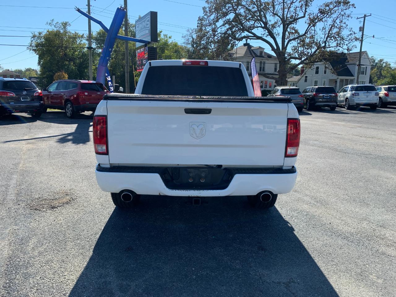 RAM 1500 Tradesman Crew Cab SWB 4WD 2015