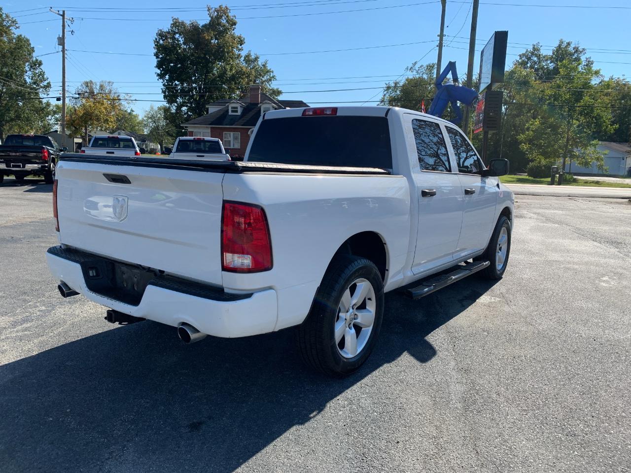 RAM 1500 Tradesman Crew Cab SWB 4WD 2015