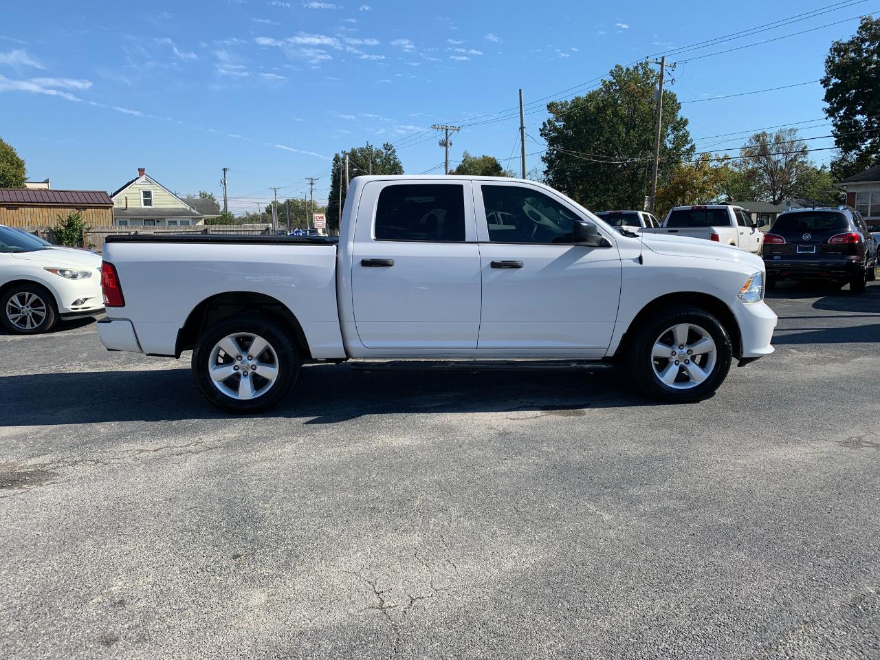 RAM 1500 Tradesman Crew Cab SWB 4WD 2015