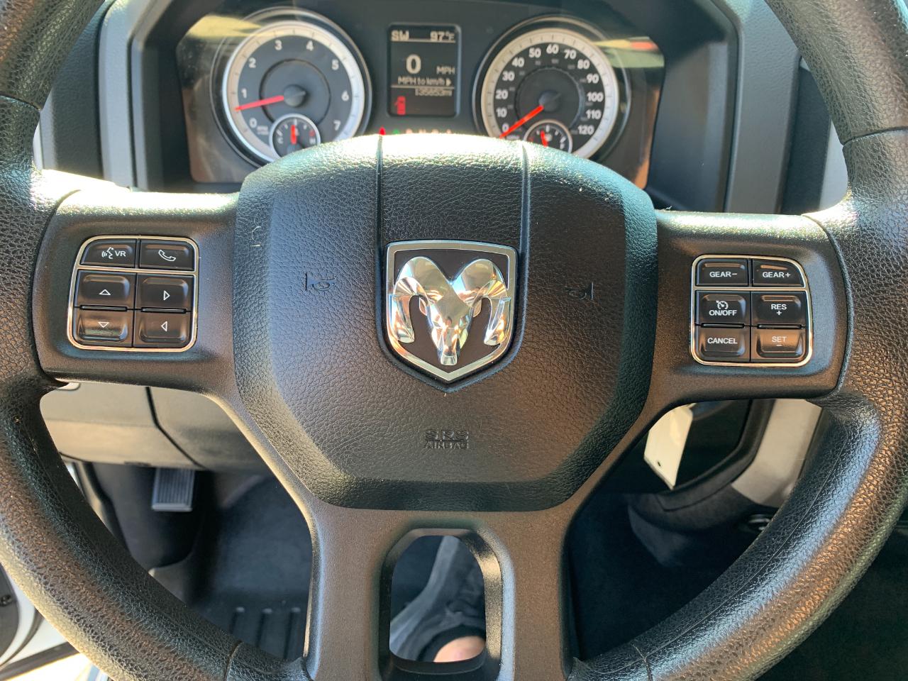 RAM 1500 Tradesman Crew Cab SWB 4WD 2015