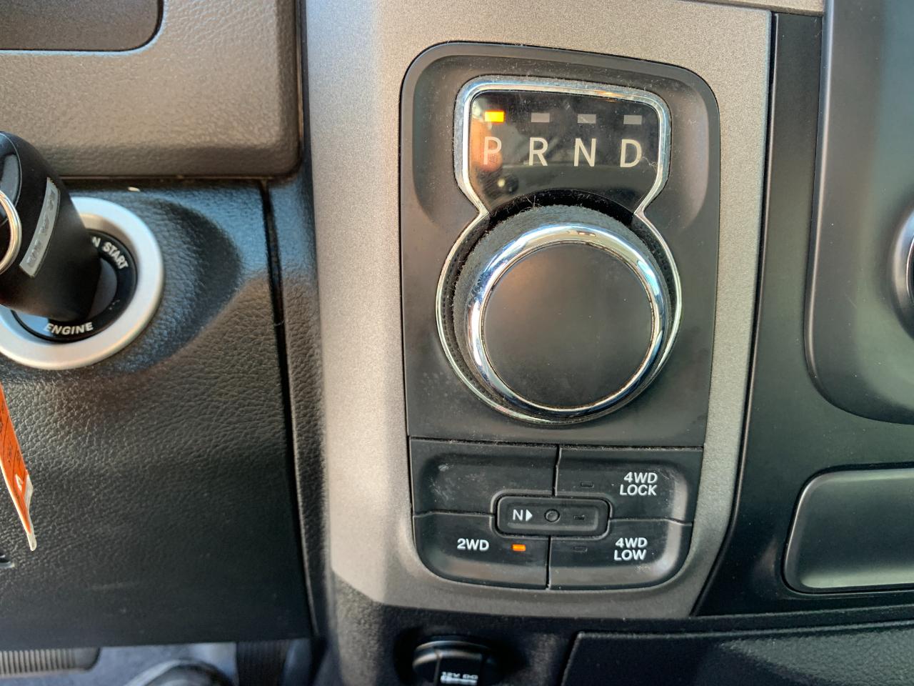 RAM 1500 Tradesman Crew Cab SWB 4WD 2015