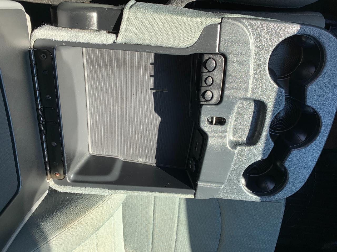 RAM 1500 Tradesman Crew Cab SWB 4WD 2015