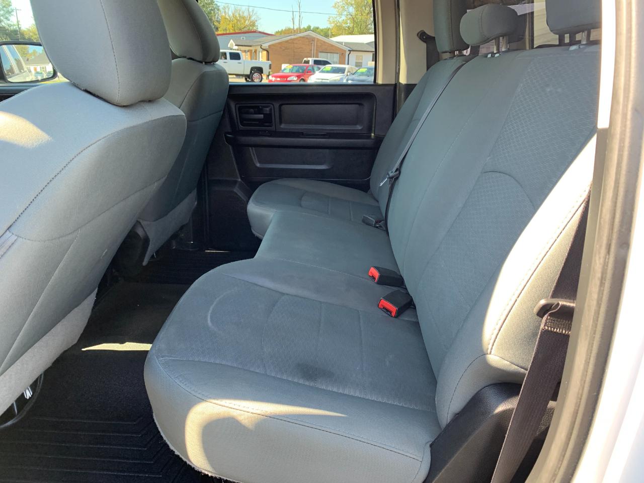 RAM 1500 Tradesman Crew Cab SWB 4WD 2015