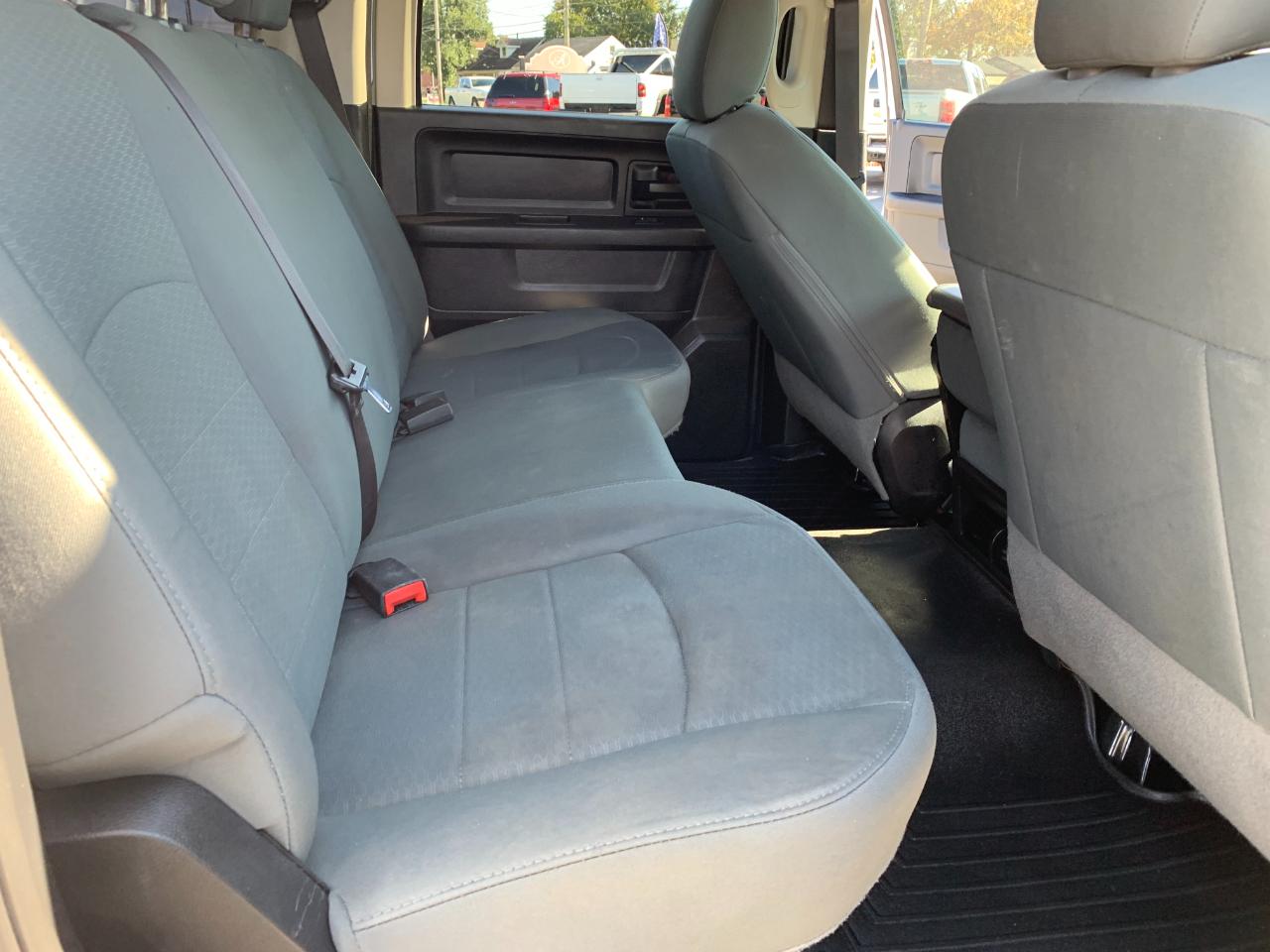 RAM 1500 Tradesman Crew Cab SWB 4WD 2015
