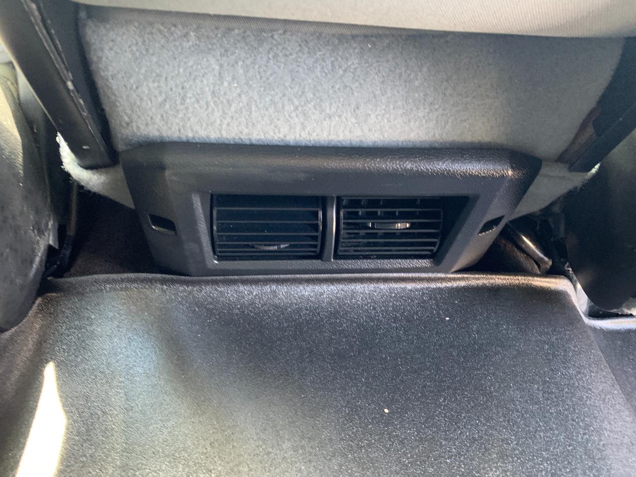 RAM 1500 Tradesman Crew Cab SWB 4WD 2015