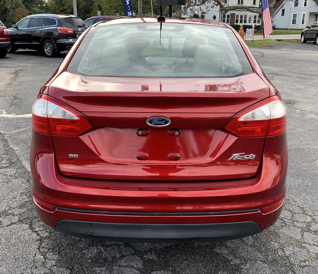 Ford Fiesta SE Sedan 2015