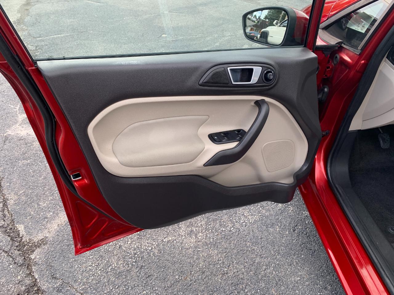 Ford Fiesta SE Sedan 2015