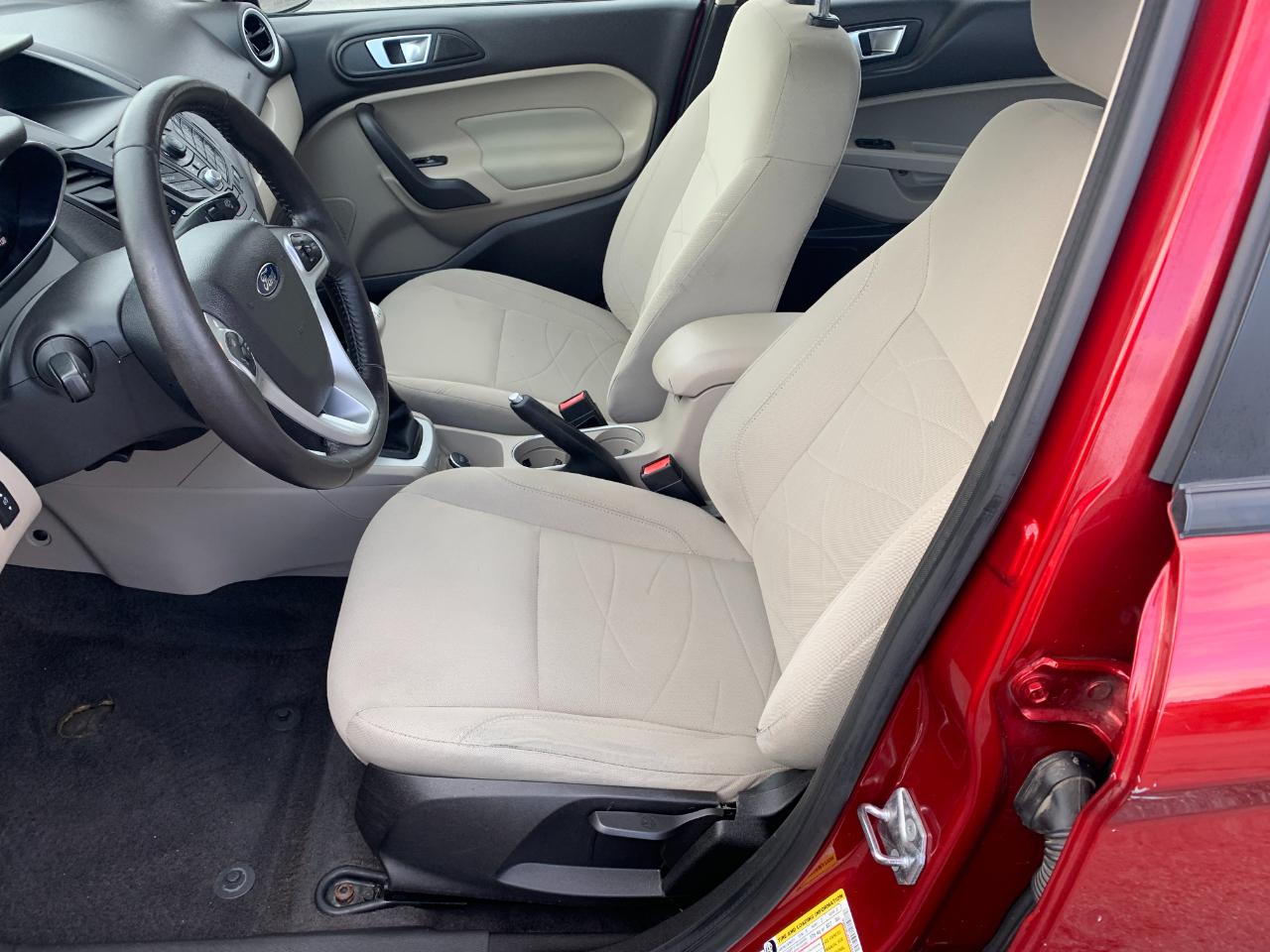 Ford Fiesta SE Sedan 2015