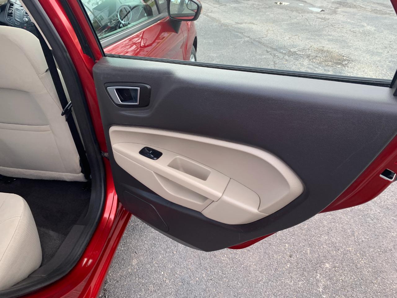 Ford Fiesta SE Sedan 2015