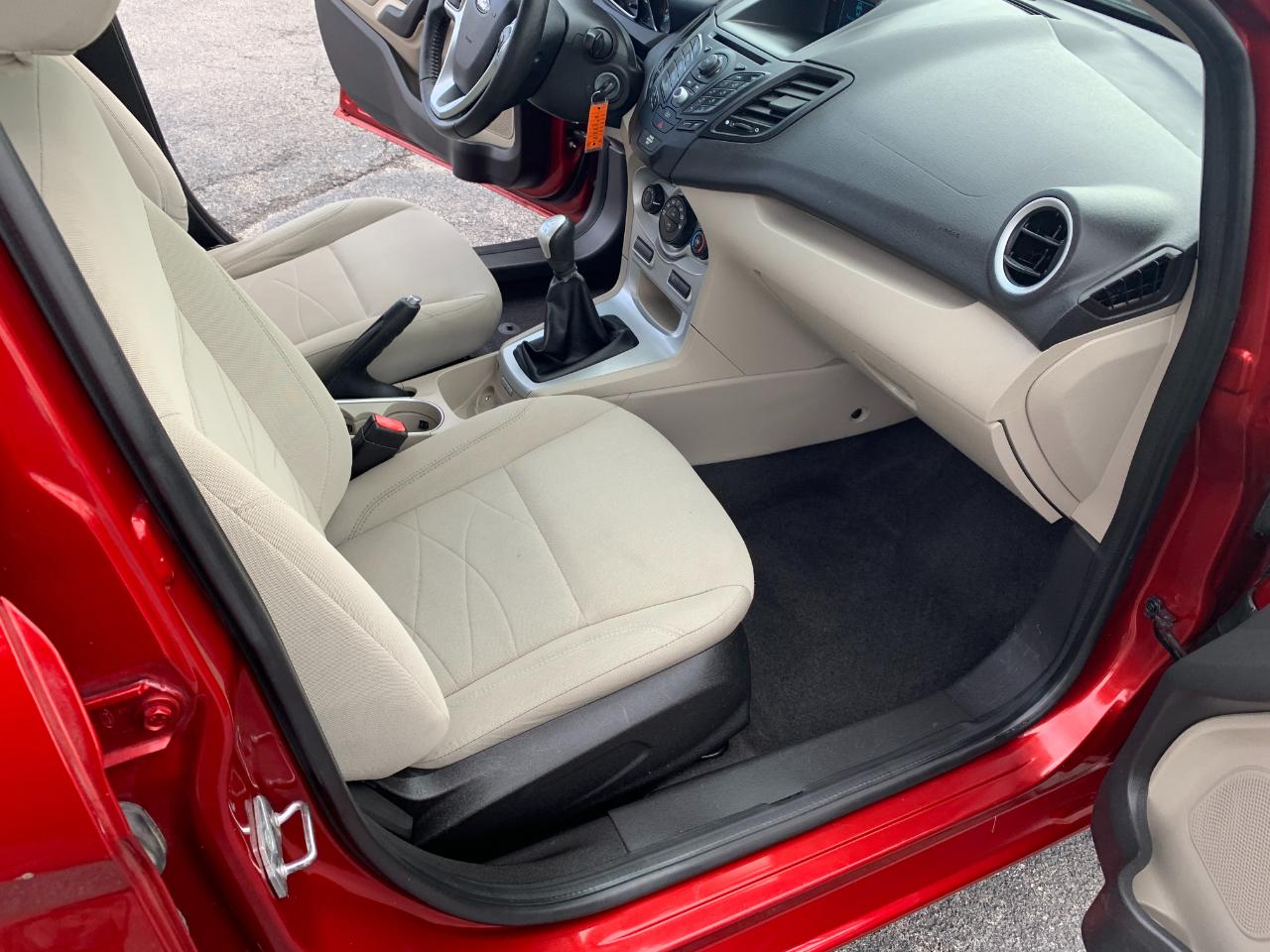 Ford Fiesta SE Sedan 2015