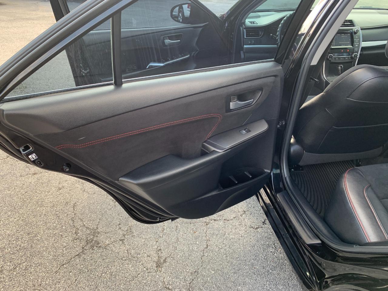 Toyota Camry XLE V6 2015